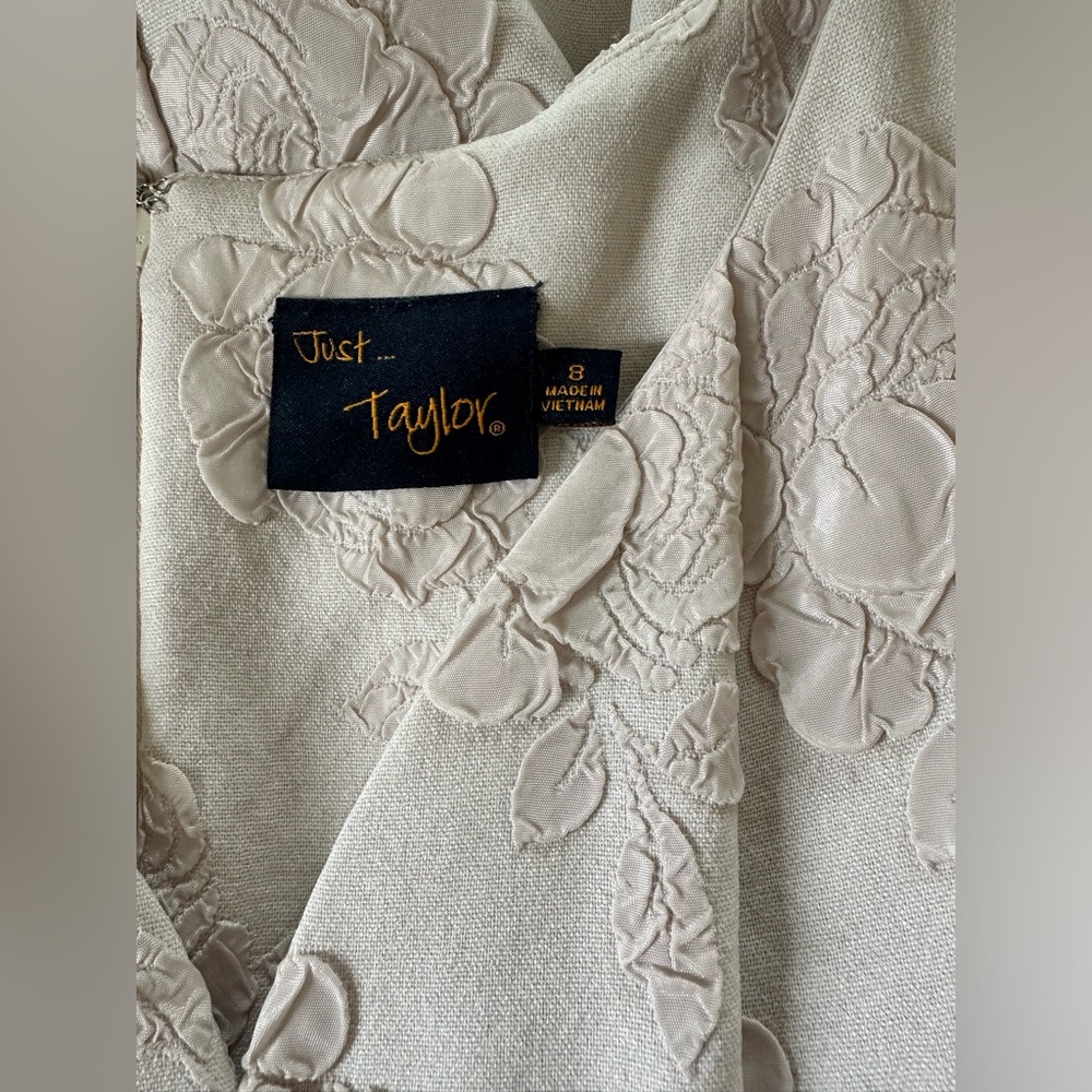 Just Taylor blush tone dress